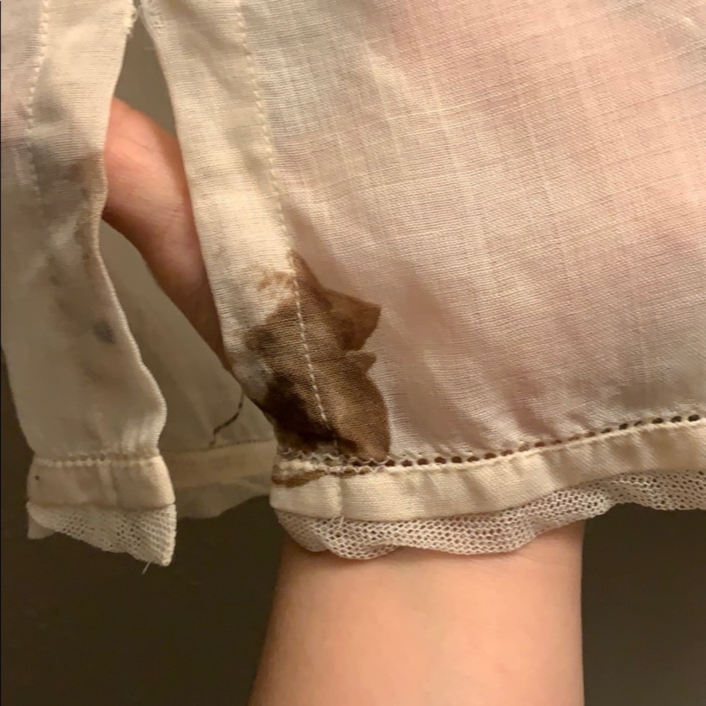 ♻️ Elie Tahari tan floral shirt - Picture 3 of 4